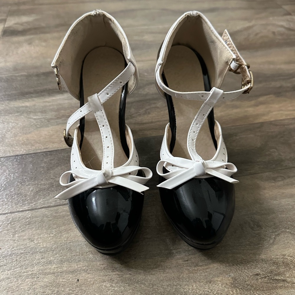 Mary Jane Pumps
